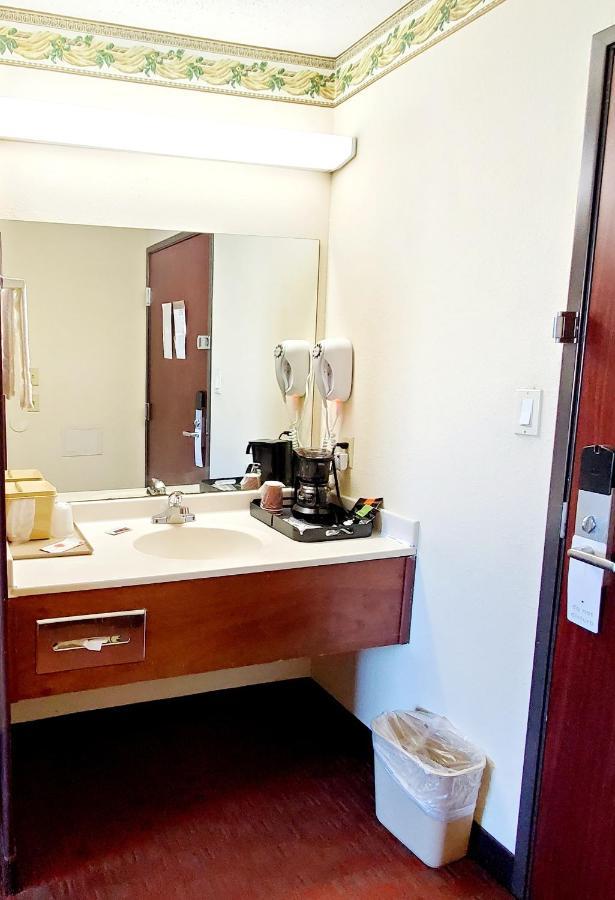 Executive Inn Alva Extérieur photo